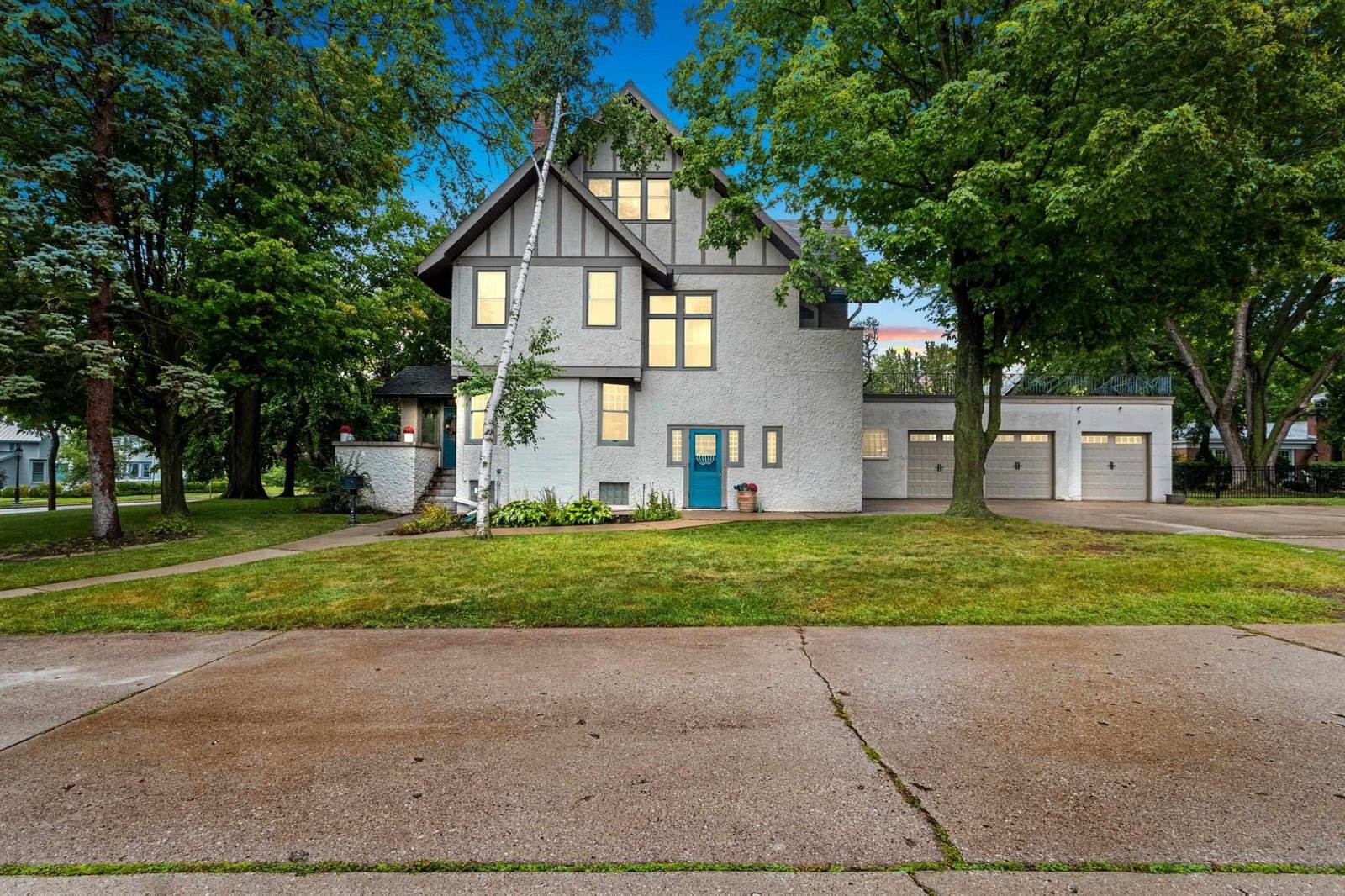 1115 South Monroe Avenue, Green Bay, WI 54301