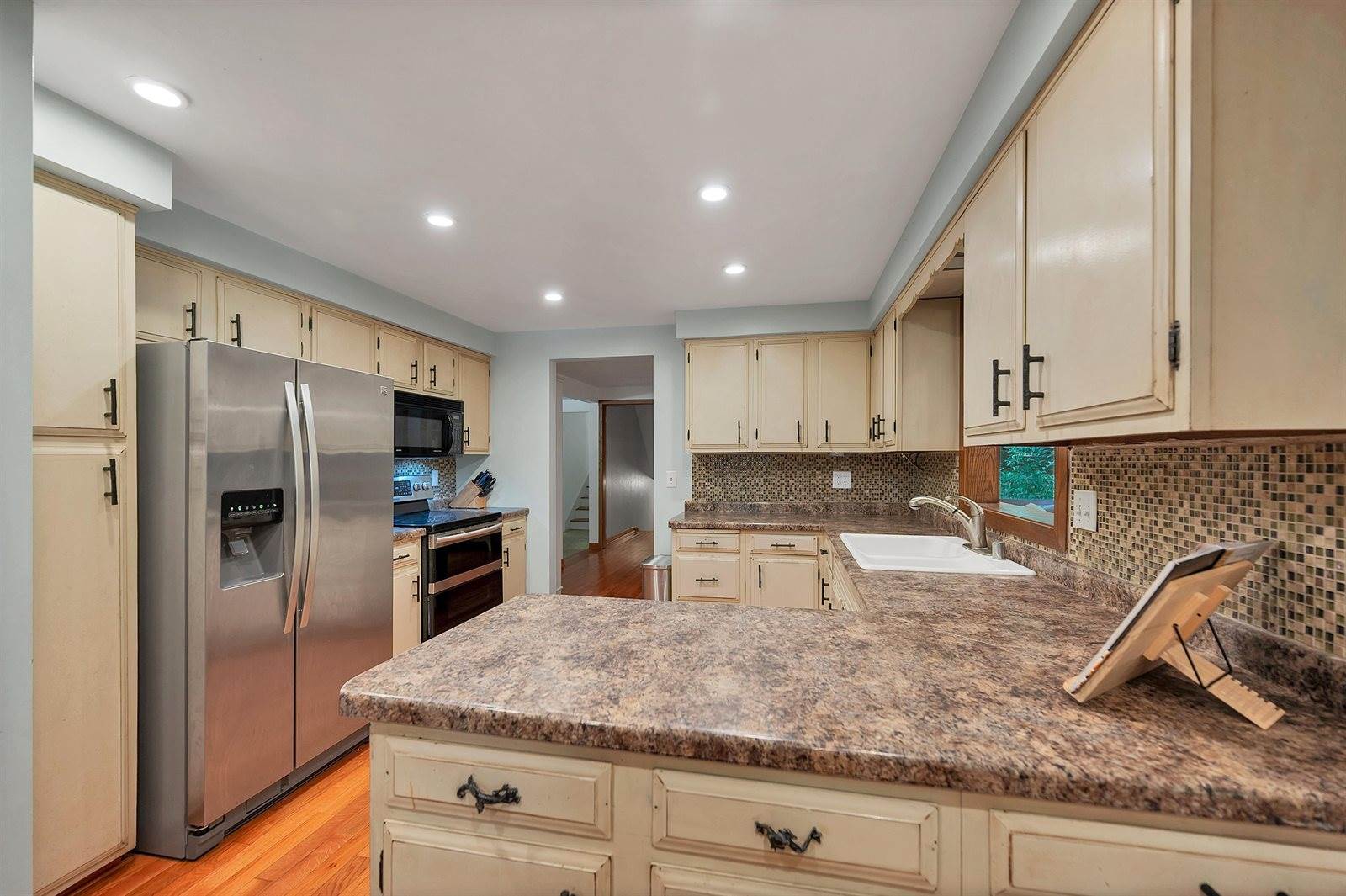 343 Swiss Hill Drive, Green Bay, WI 54302