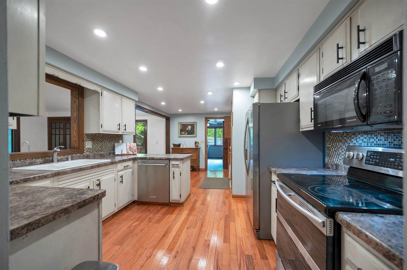 343 Swiss Hill Drive, Green Bay, WI 54302