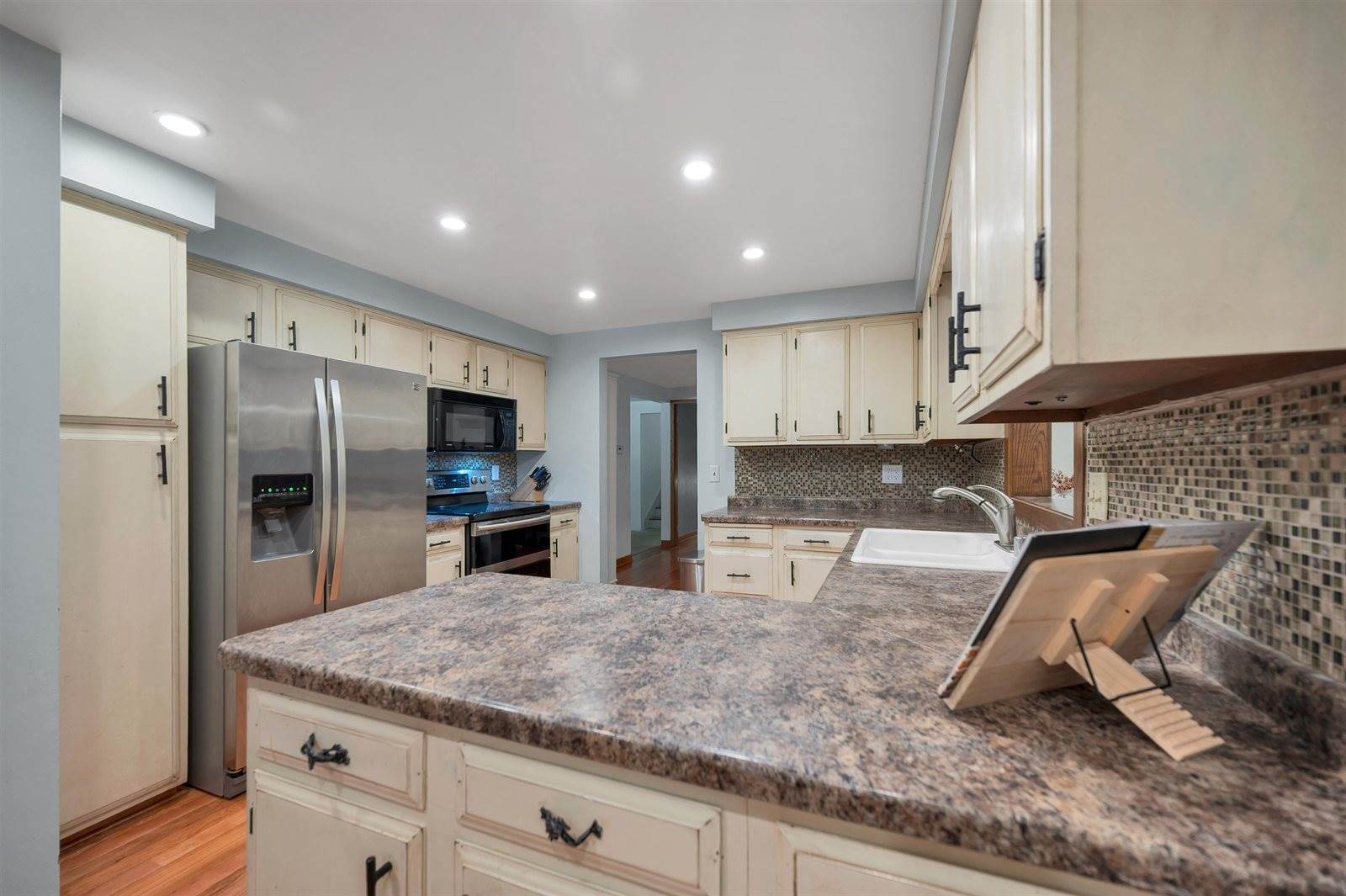 343 Swiss Hill Drive, Green Bay, WI 54302