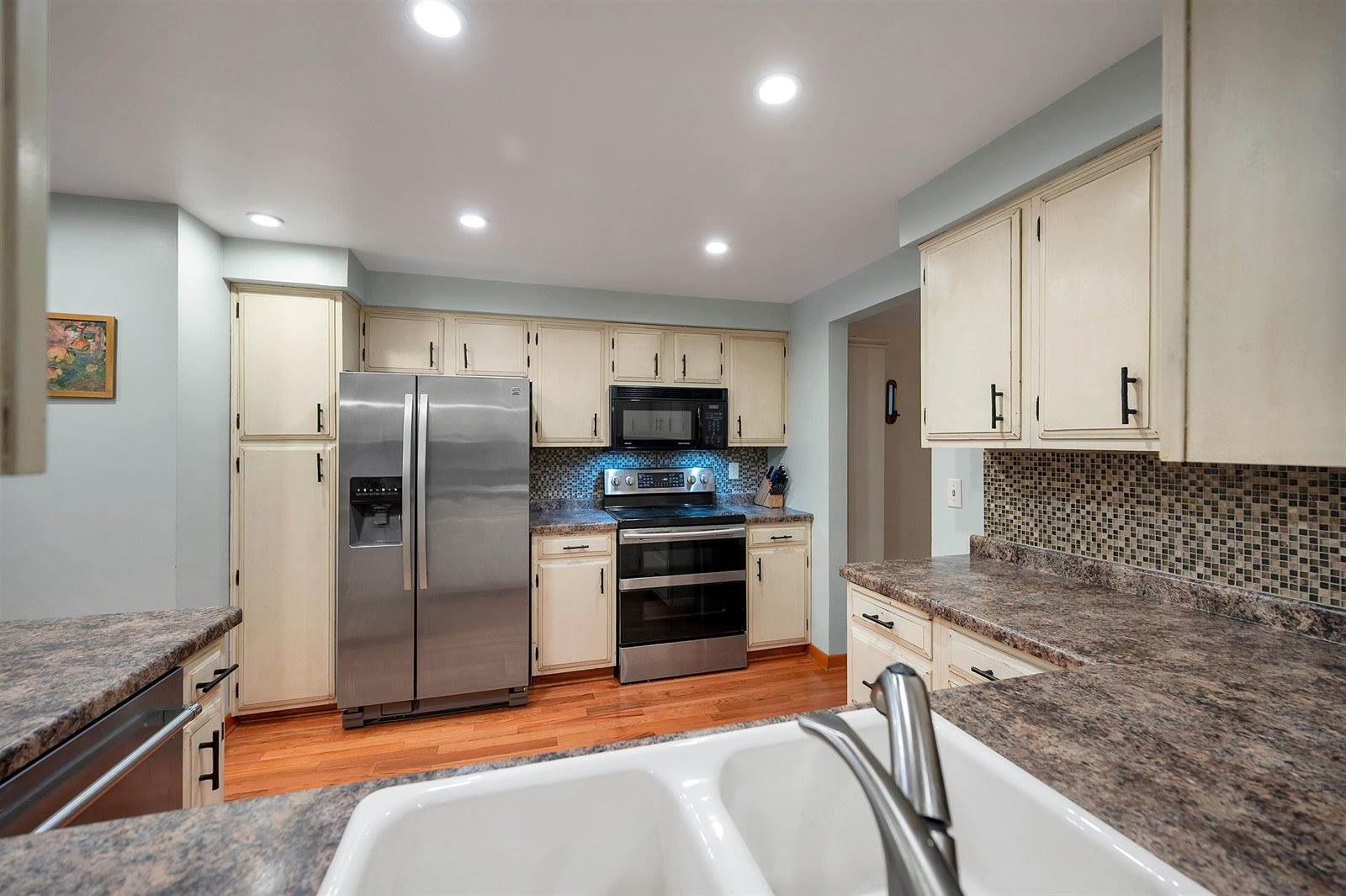 343 Swiss Hill Drive, Green Bay, WI 54302