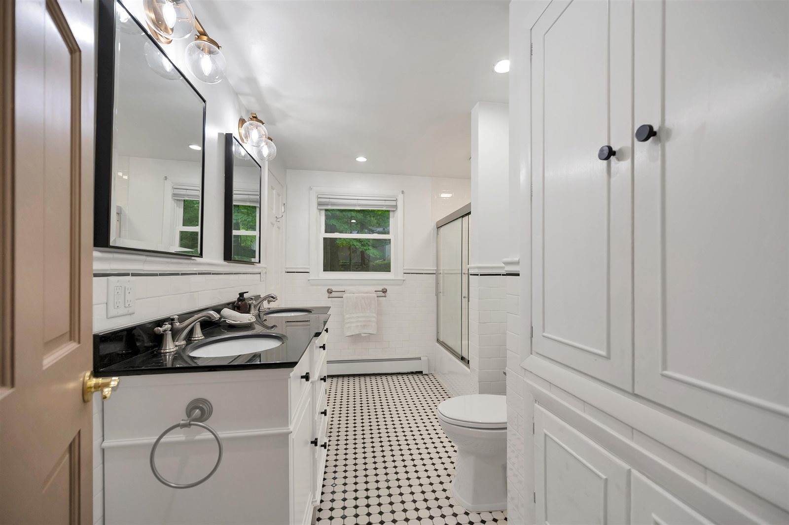 343 Swiss Hill Drive, Green Bay, WI 54302