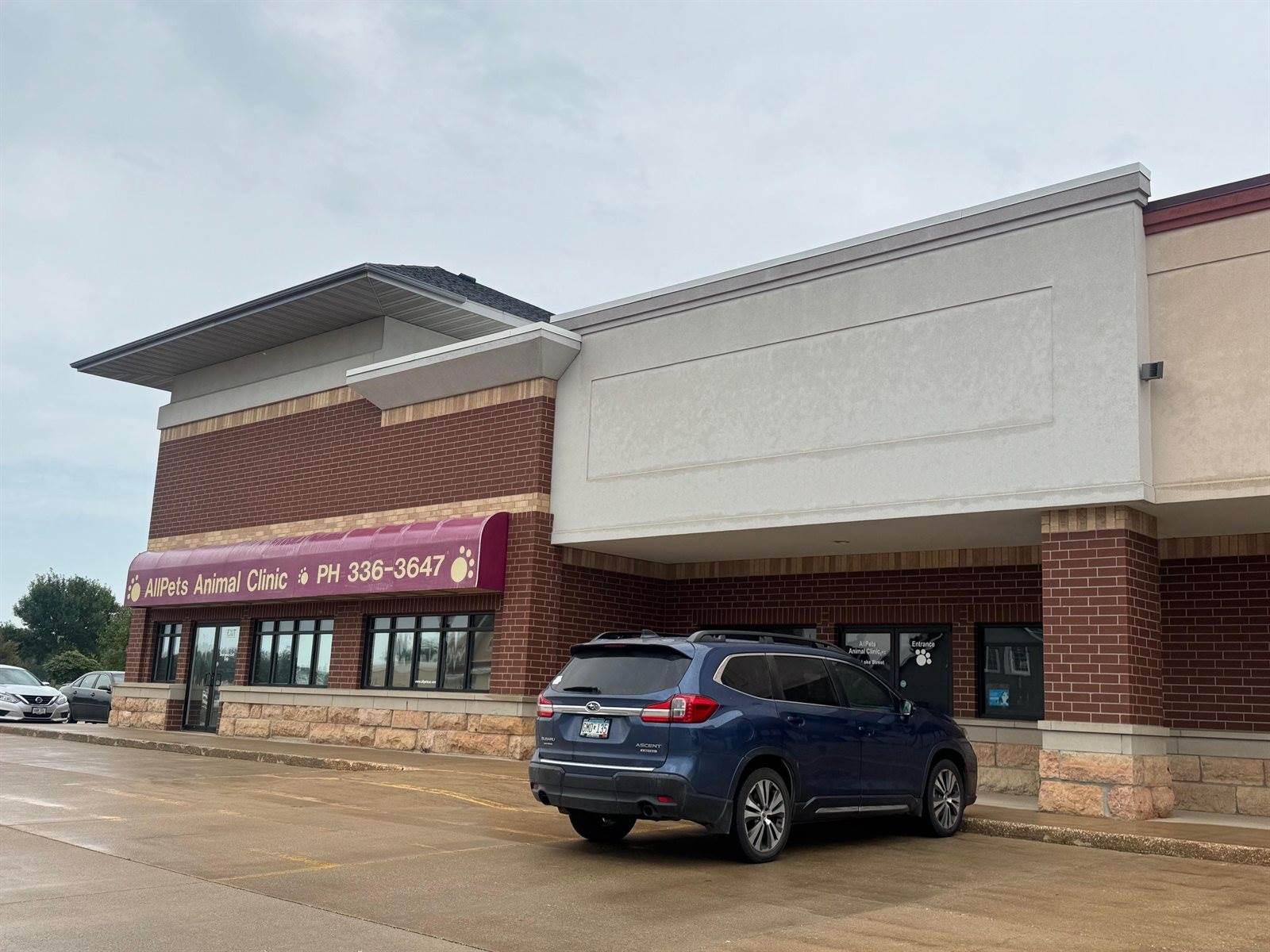 1310-1420 Lake St, Spirit Lake, IA 51360