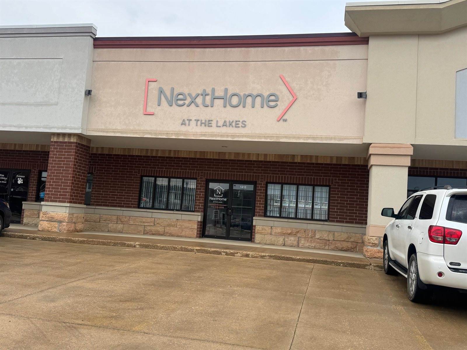 1310-1420 Lake St, Spirit Lake, IA 51360