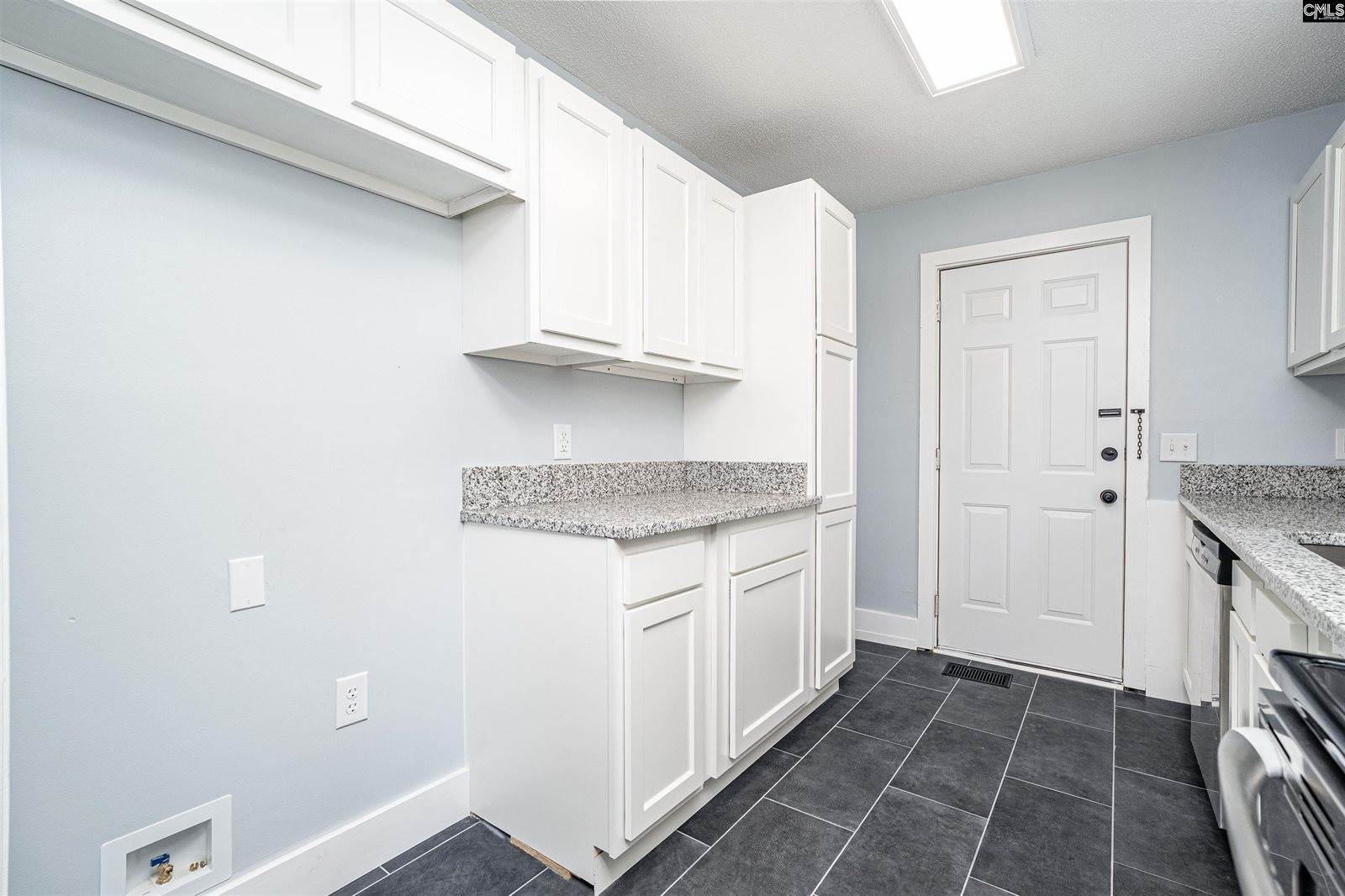 2113 Axson, Cayce, SC 29033