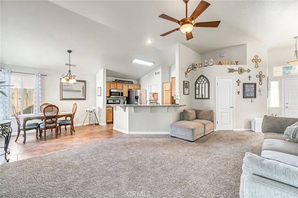 2200 Hanson Avenue, Clovis, CA 93611