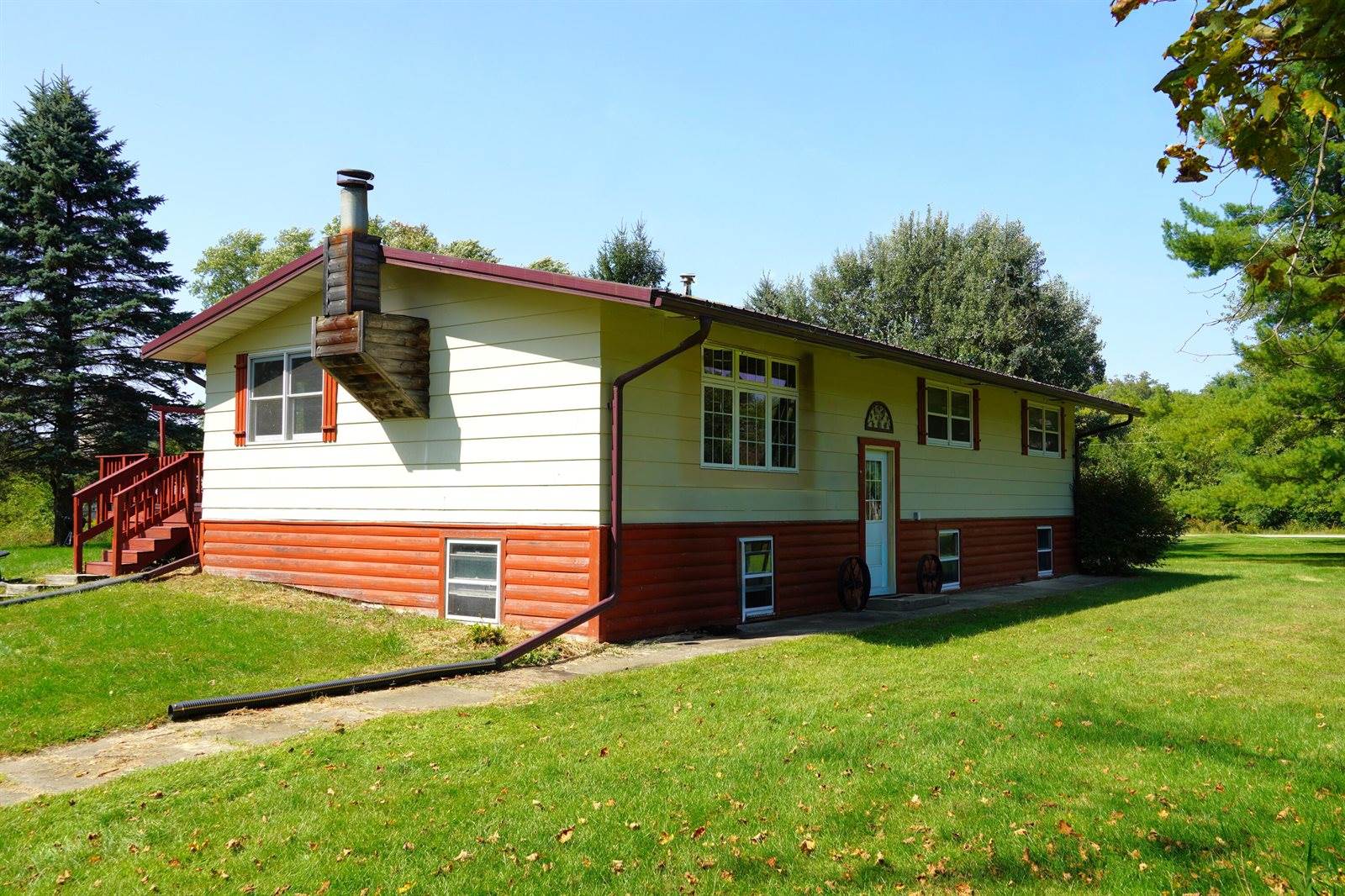 242 2nd St, Bell Center, WI 54631