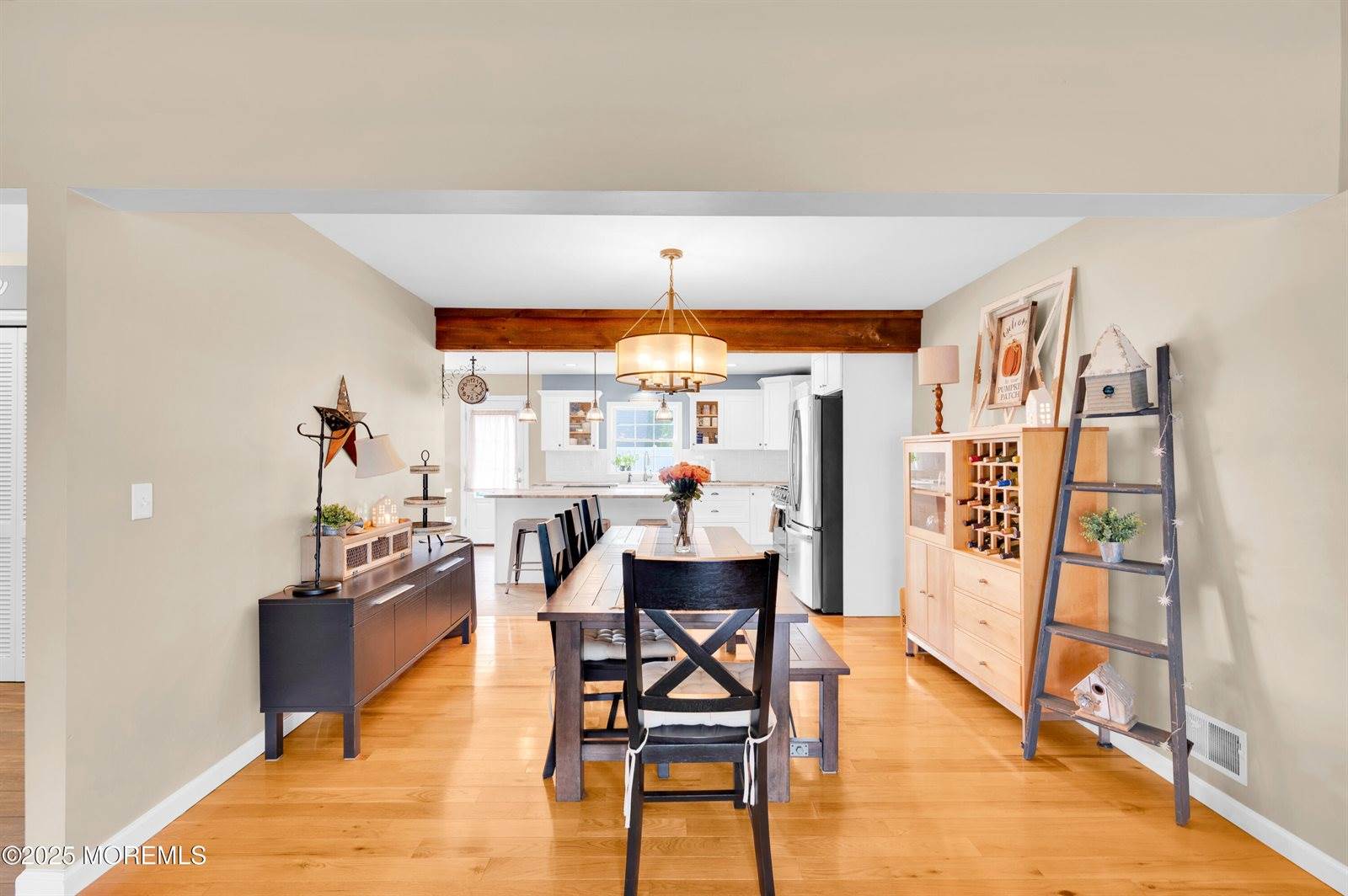 16 East Shenendoah Road, Howell, NJ 07731