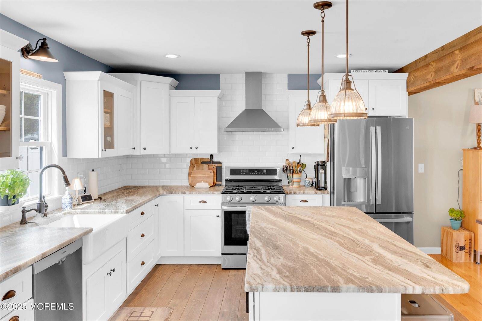 16 East Shenendoah Road, Howell, NJ 07731