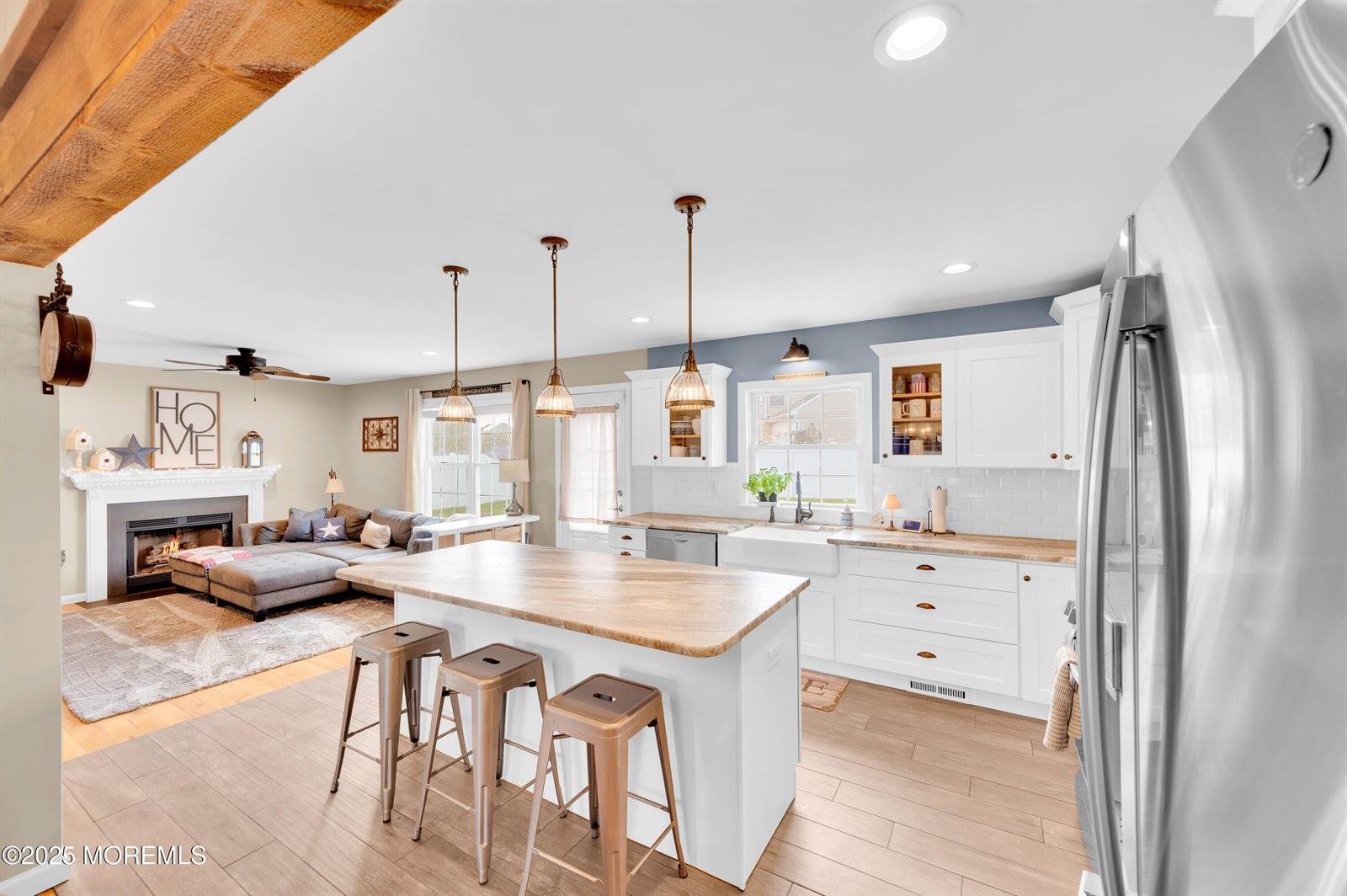 16 East Shenendoah Road, Howell, NJ 07731