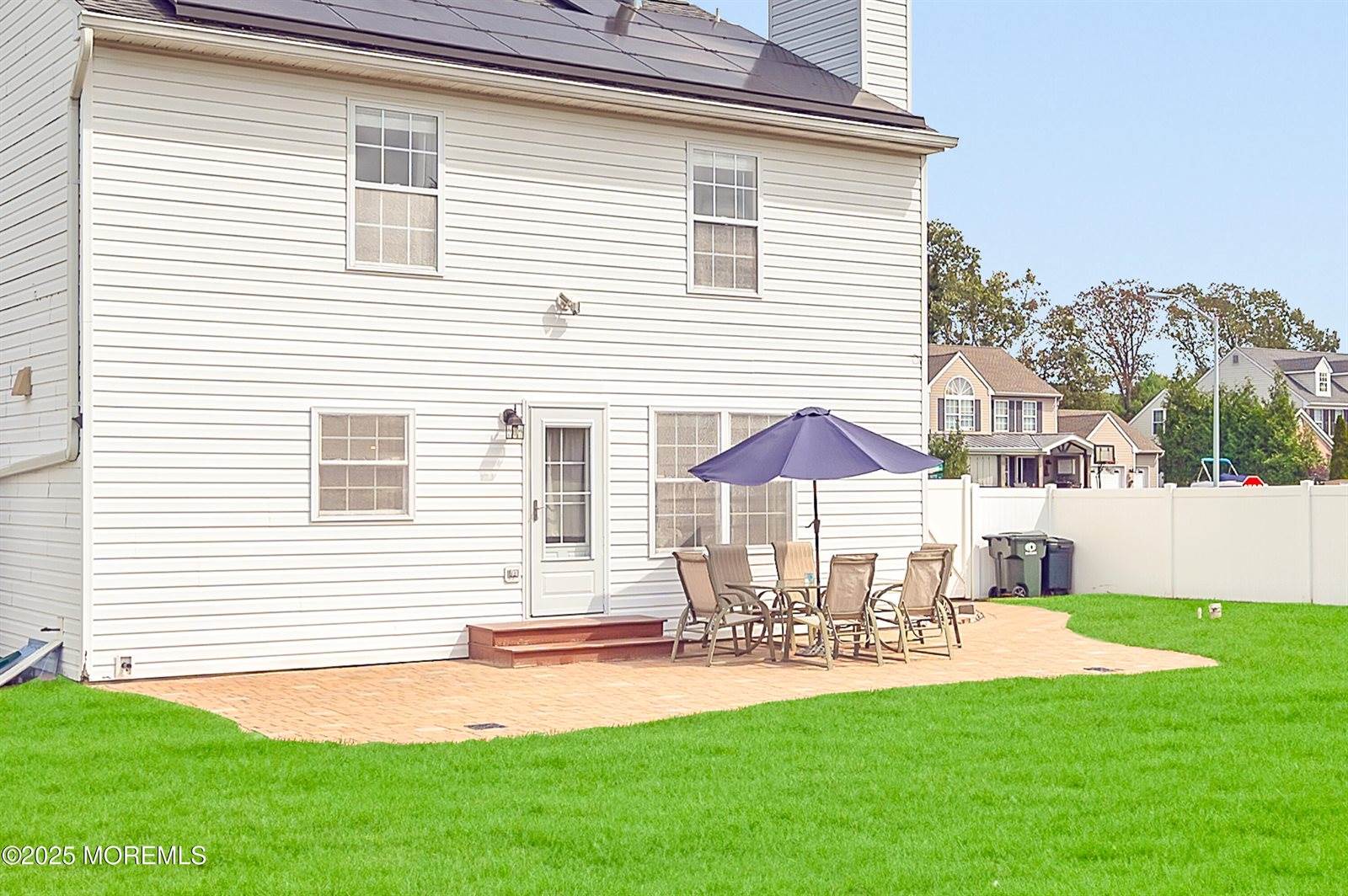 16 East Shenendoah Road, Howell, NJ 07731