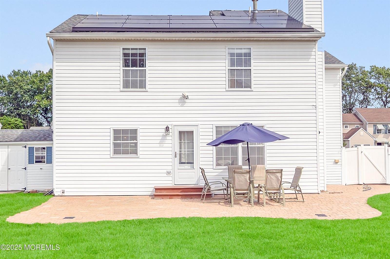 16 East Shenendoah Road, Howell, NJ 07731