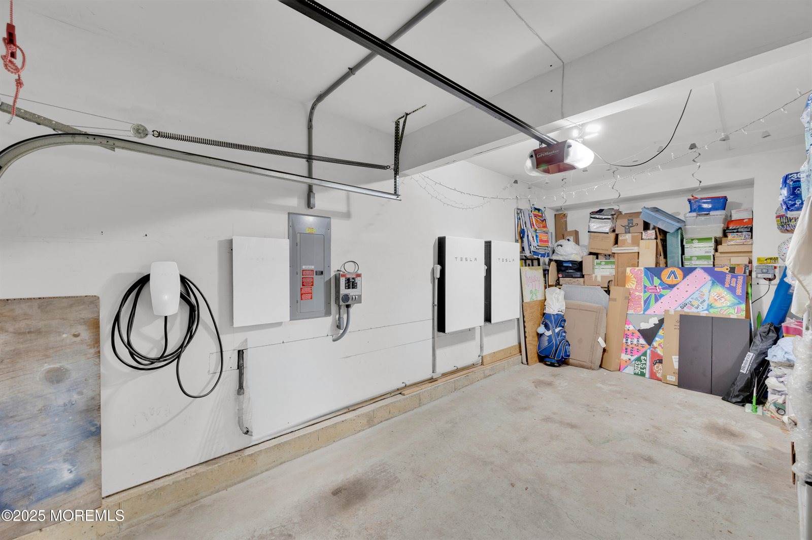 16 East Shenendoah Road, Howell, NJ 07731