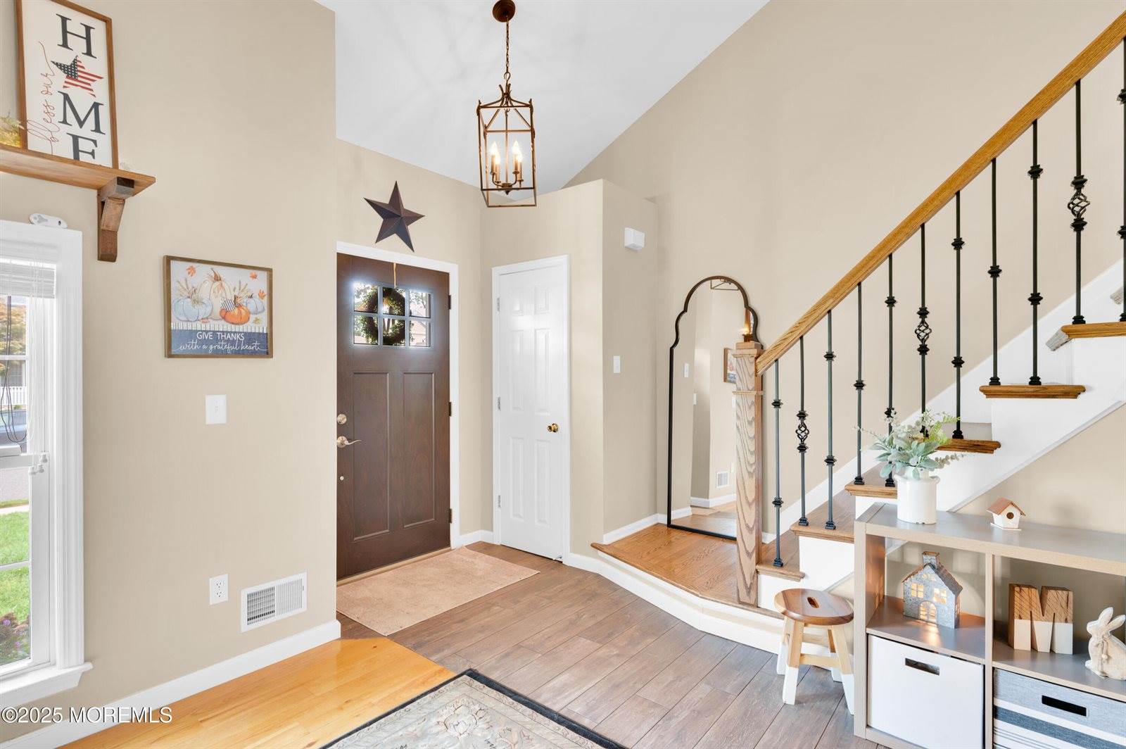 16 East Shenendoah Road, Howell, NJ 07731