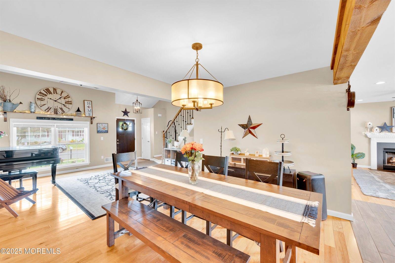 16 East Shenendoah Road, Howell, NJ 07731