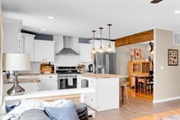 16 East Shenendoah Road, Howell, NJ 07731