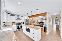 16 East Shenendoah Road, Howell, NJ 07731