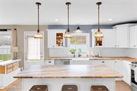 16 East Shenendoah Road, Howell, NJ 07731