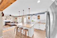 16 East Shenendoah Road, Howell, NJ 07731