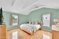 16 East Shenendoah Road, Howell, NJ 07731