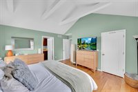 16 East Shenendoah Road, Howell, NJ 07731