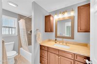 16 East Shenendoah Road, Howell, NJ 07731