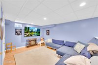 16 East Shenendoah Road, Howell, NJ 07731