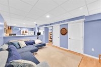 16 East Shenendoah Road, Howell, NJ 07731