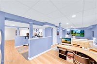 16 East Shenendoah Road, Howell, NJ 07731