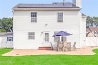 16 East Shenendoah Road, Howell, NJ 07731