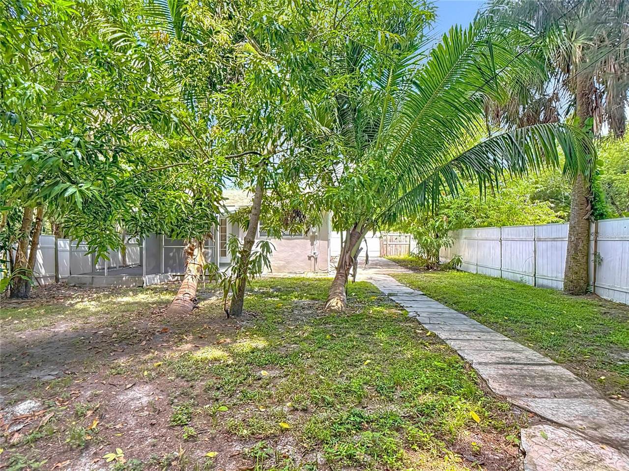 262 Palmacea Road, Fort Myers, FL 33905