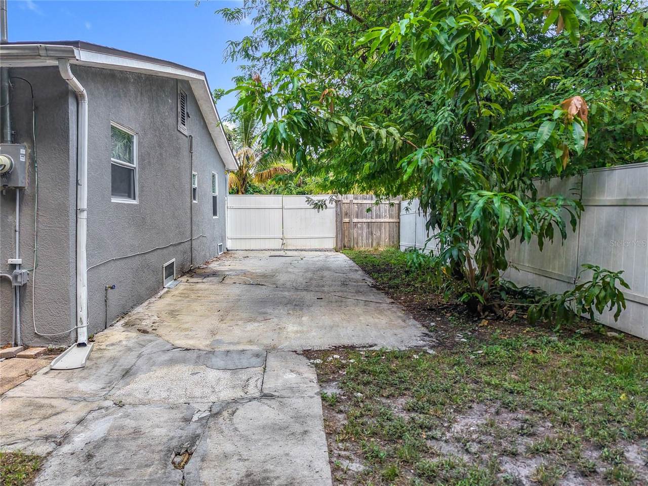 262 Palmacea Road, Fort Myers, FL 33905