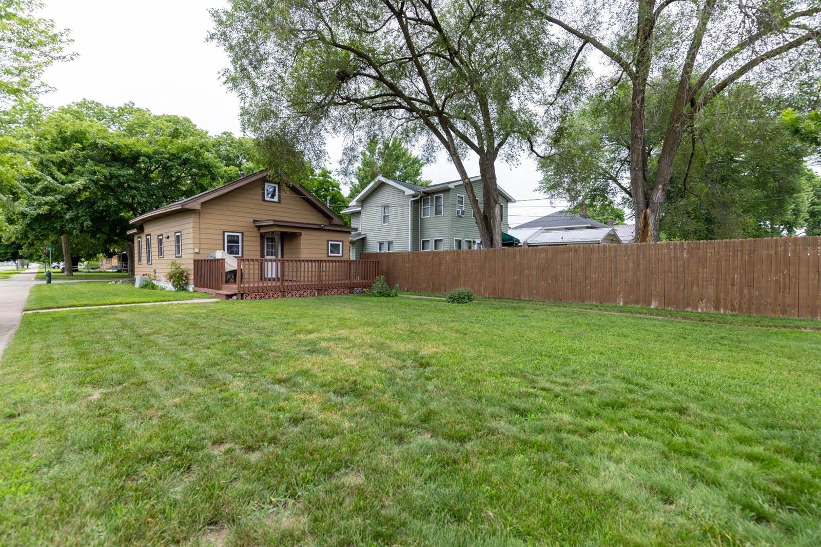 2302 Wood St, La Crosse, WI 54603