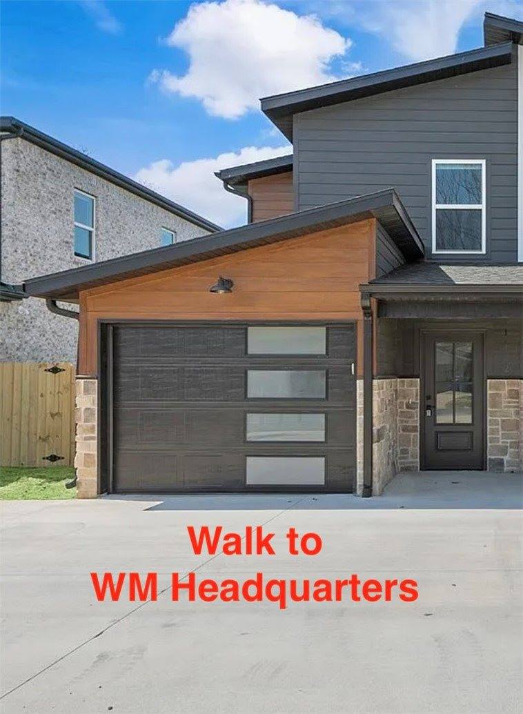 1102 Lockheed Street, Bentonville, AR 72712