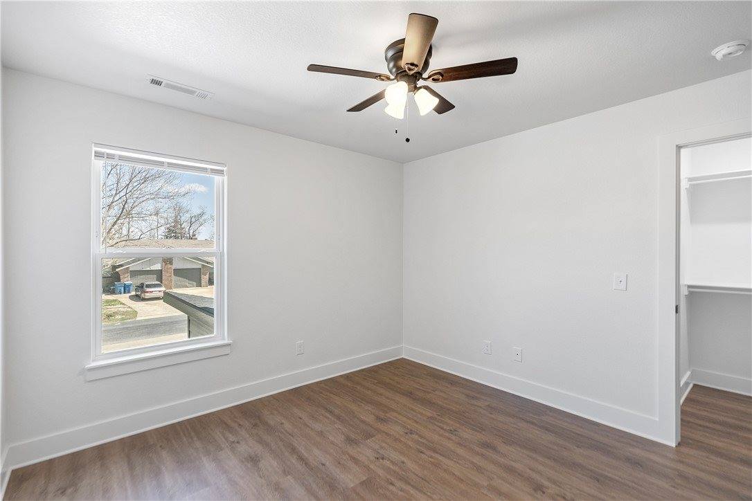 1102 Lockheed Street, Bentonville, AR 72712