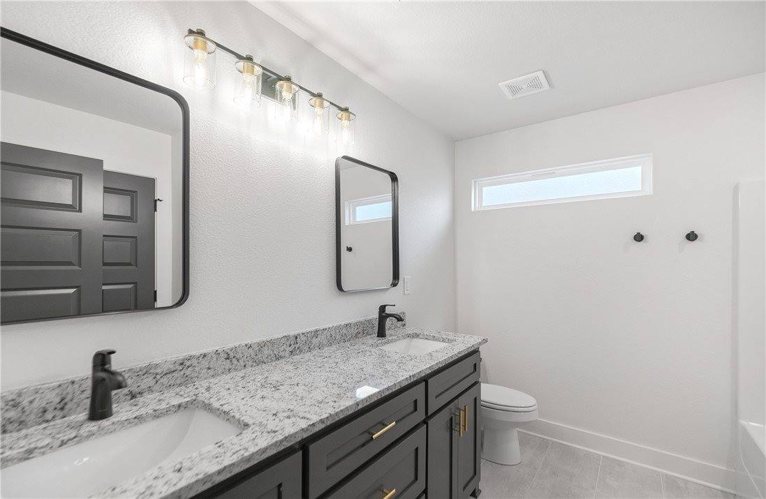 1102 Lockheed Street, Bentonville, AR 72712