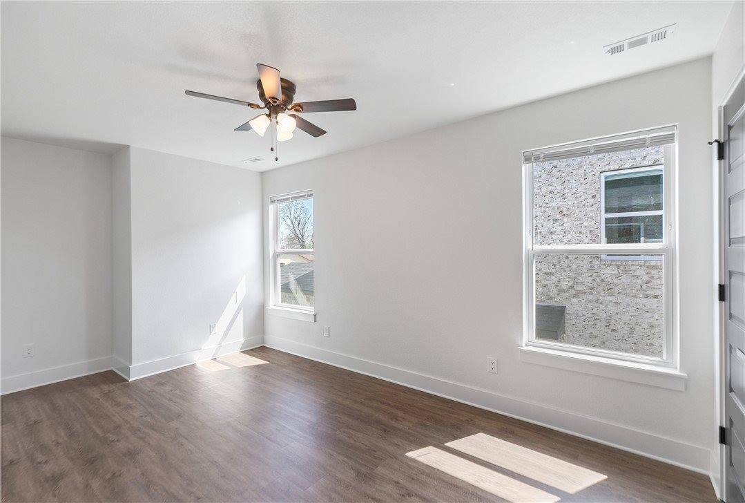 1102 Lockheed Street, Bentonville, AR 72712