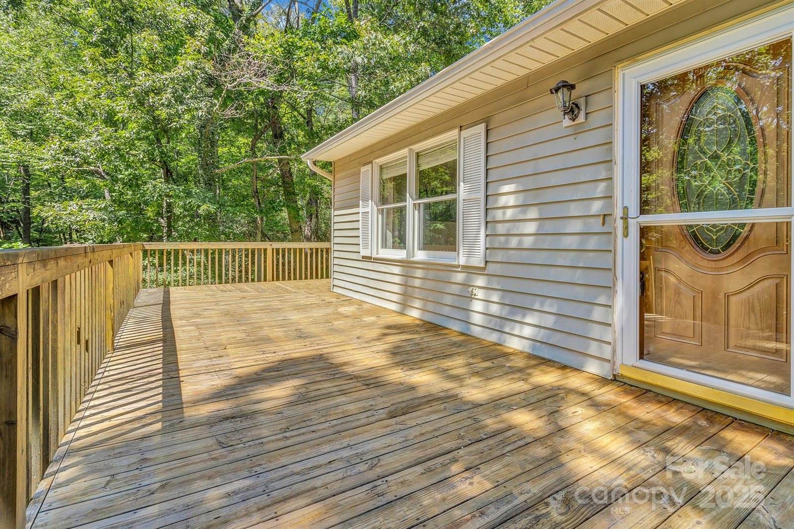 560 Hunters Ridge Drive, Mills River, NC 28759