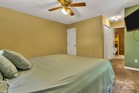 560 Hunters Ridge Drive, Mills River, NC 28759
