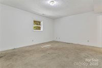 560 Hunters Ridge Drive, Mills River, NC 28759