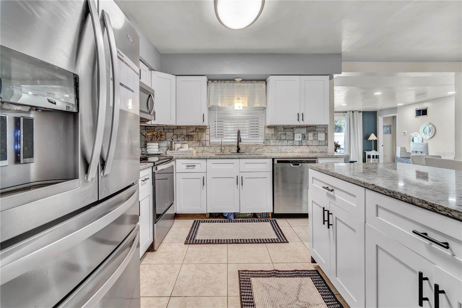 427 West Lakeview Avenue, Lake Mary, FL 32746