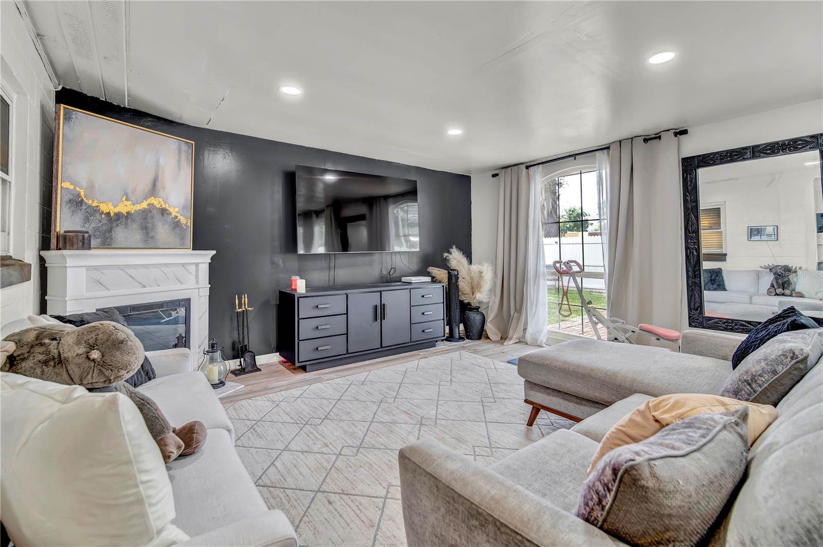 427 West Lakeview Avenue, Lake Mary, FL 32746