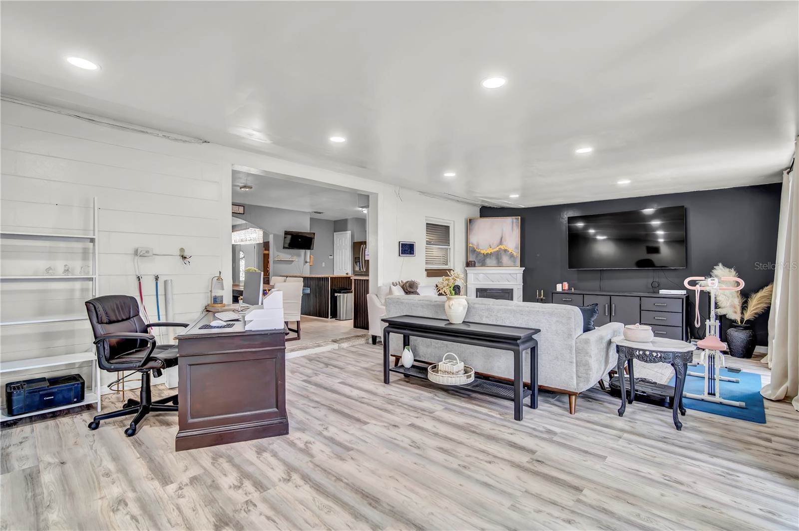 427 West Lakeview Avenue, Lake Mary, FL 32746