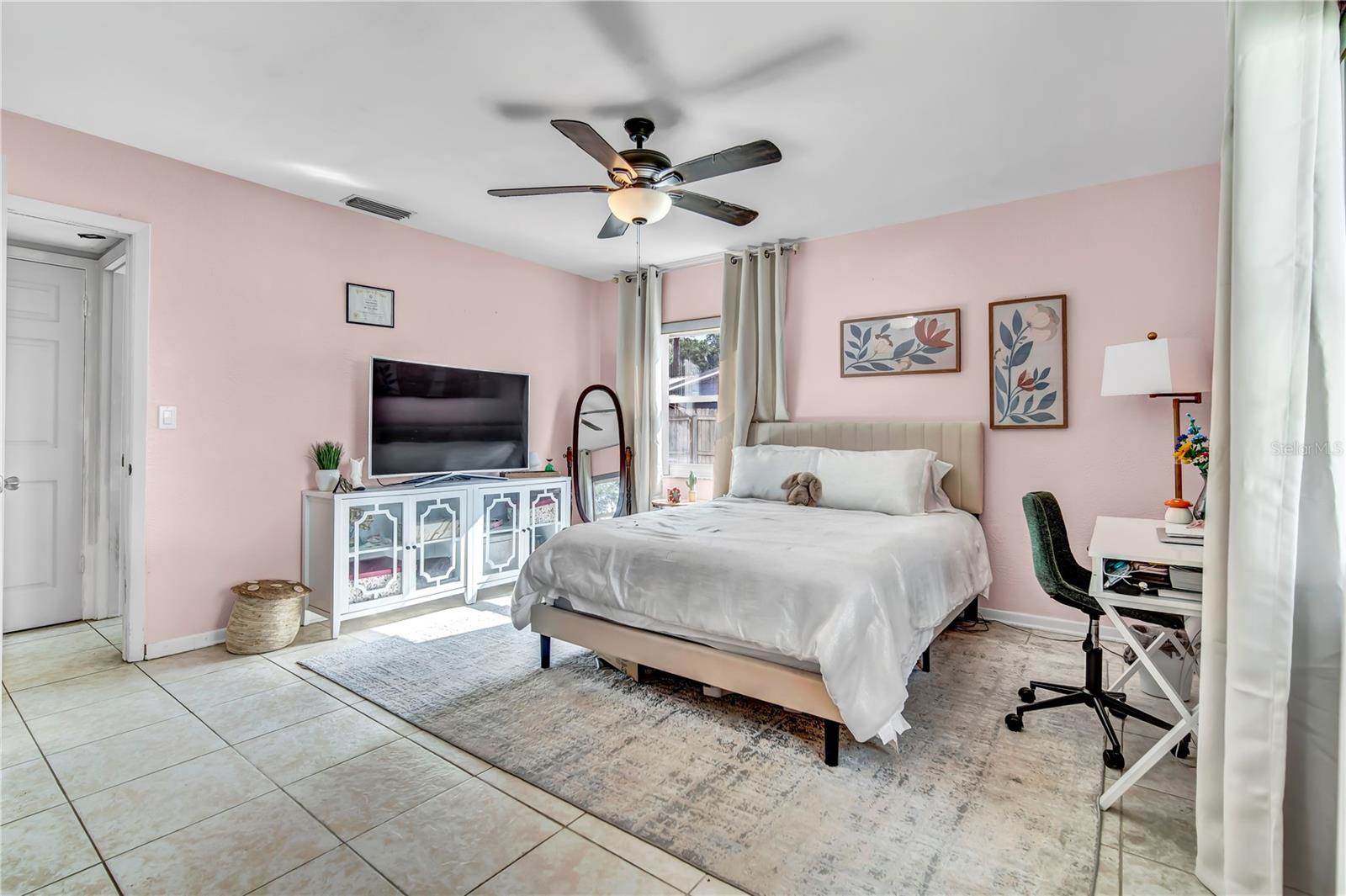 427 West Lakeview Avenue, Lake Mary, FL 32746