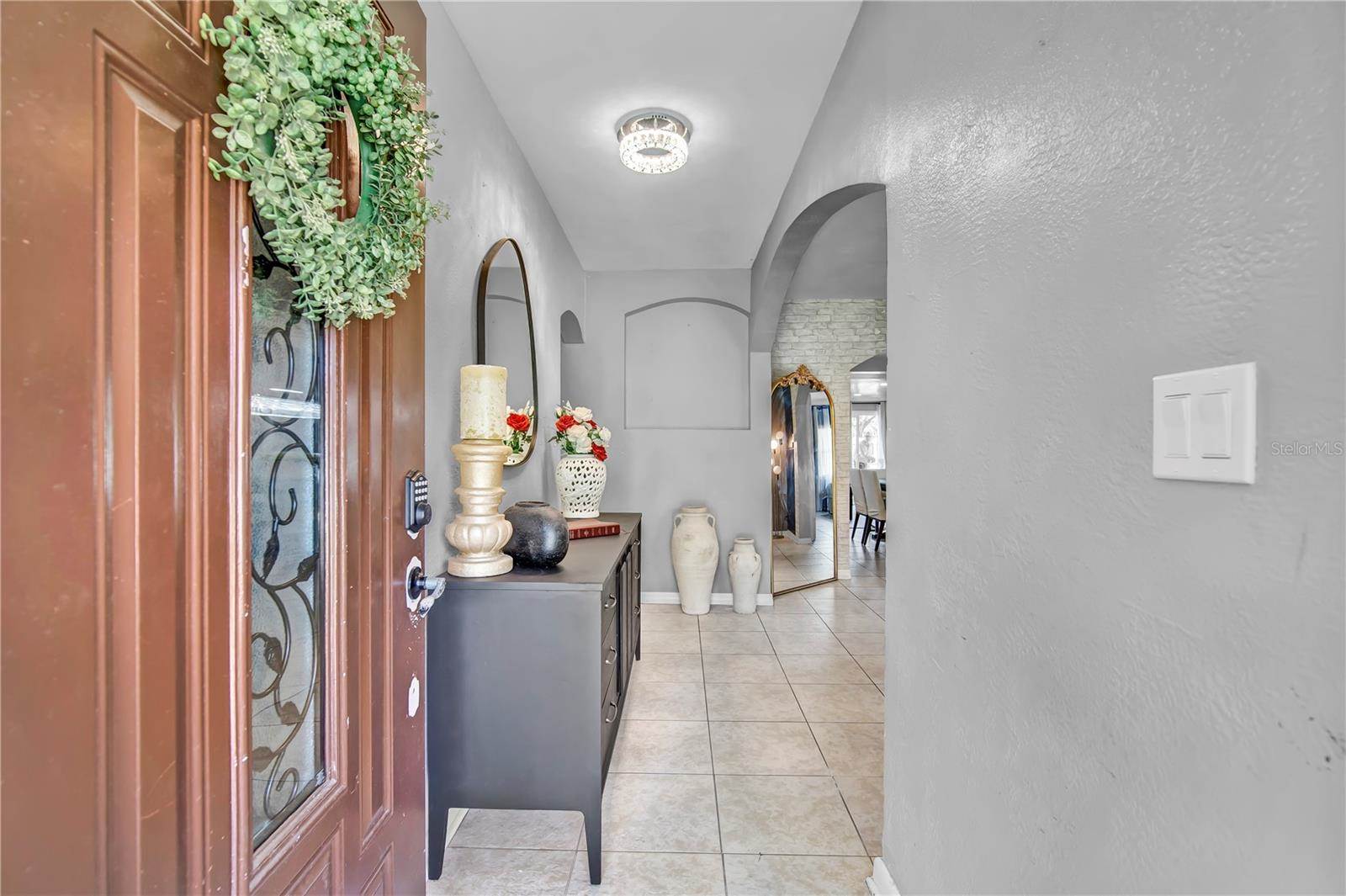 427 West Lakeview Avenue, Lake Mary, FL 32746