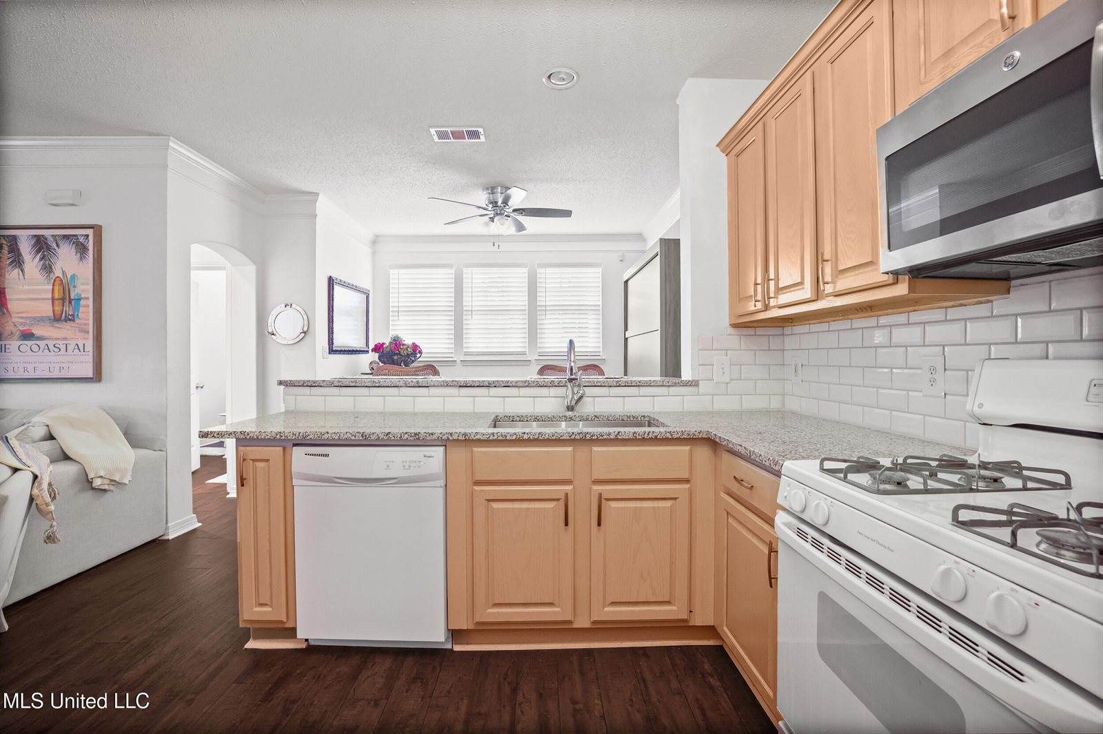 2252 Beach Drive, Gulfport, MS 39507