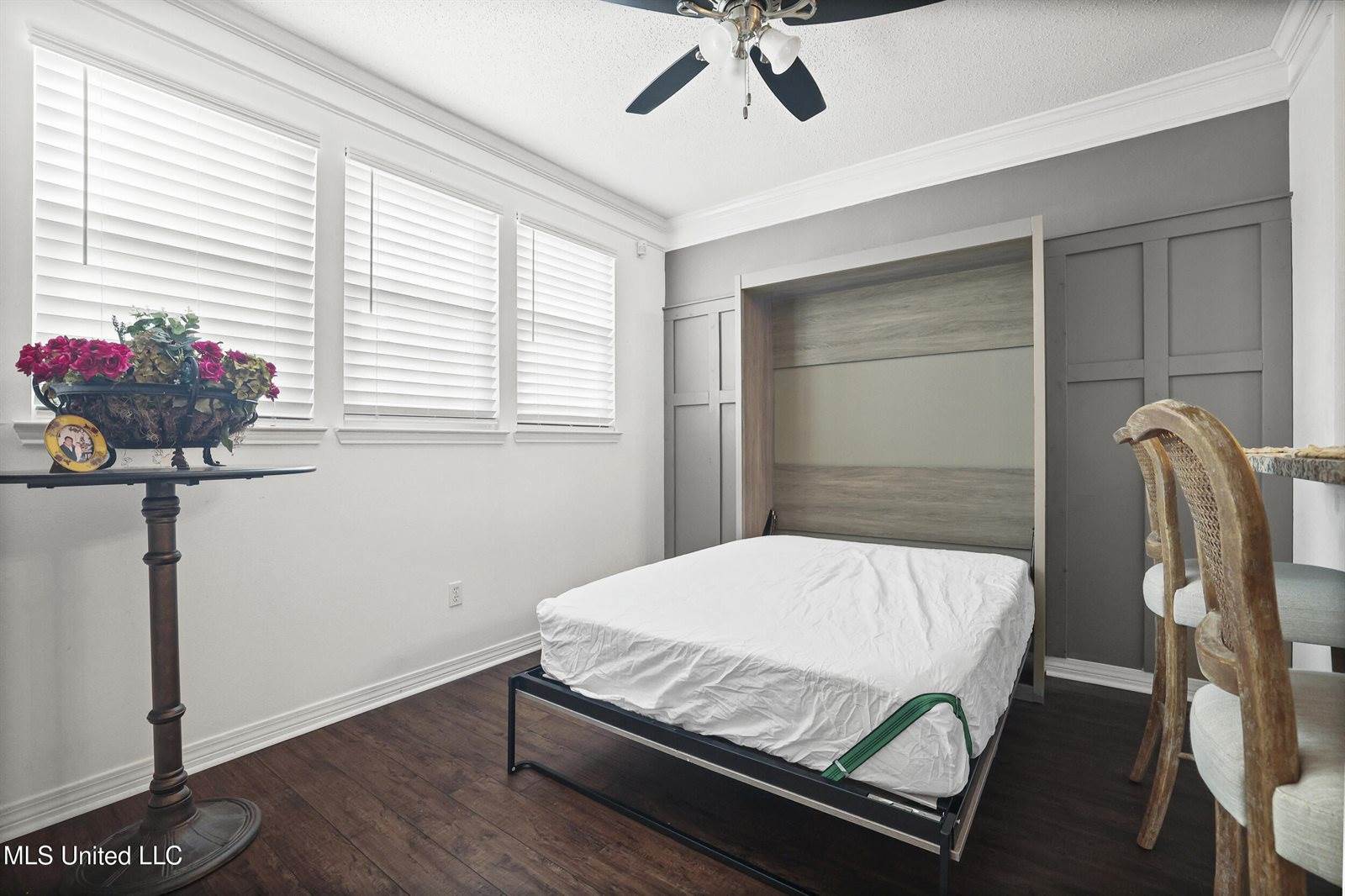 2252 Beach Drive, Gulfport, MS 39507