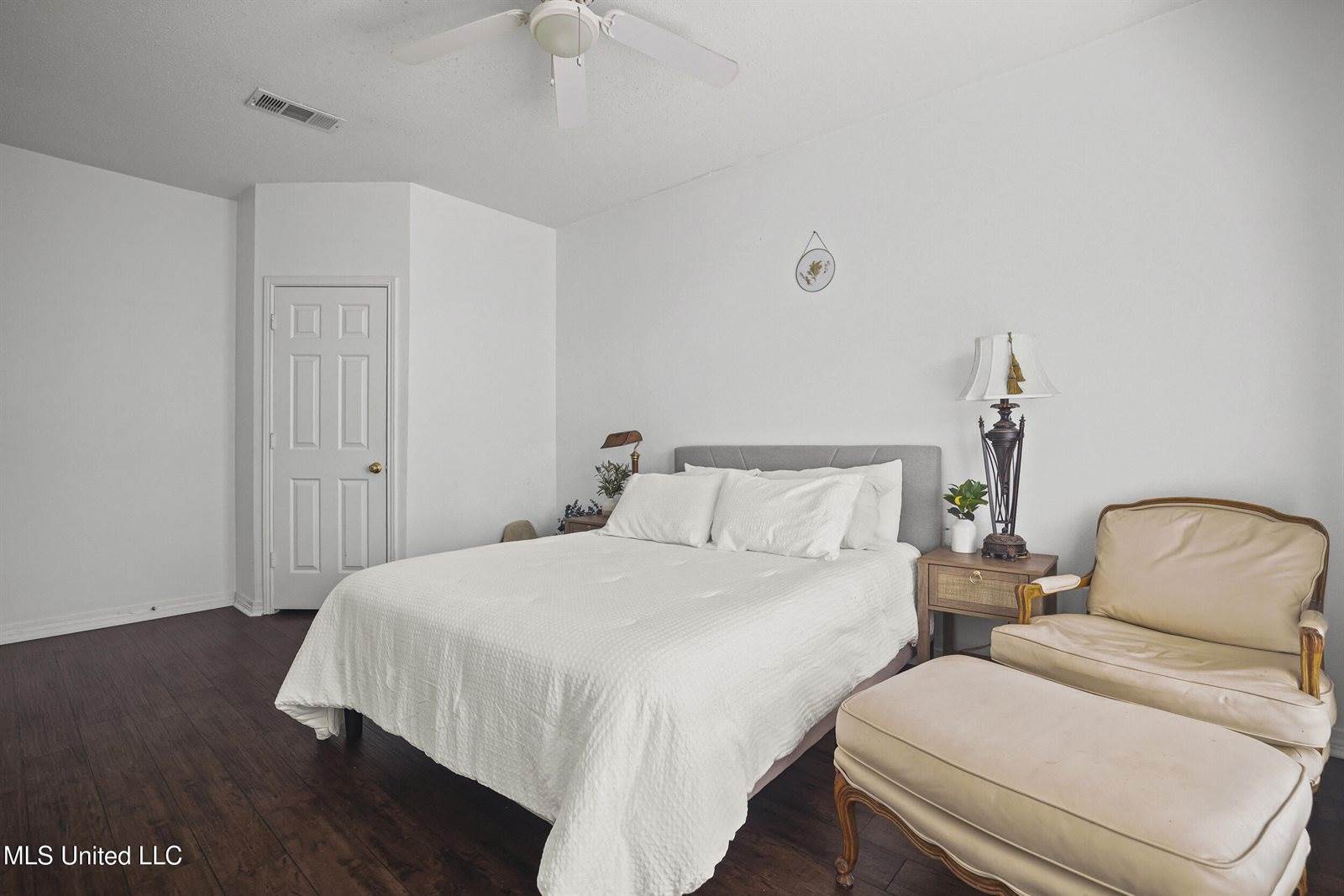 2252 Beach Drive, Gulfport, MS 39507