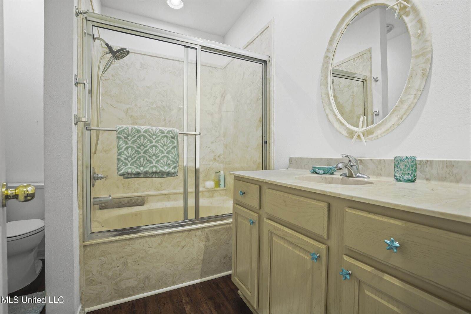 2252 Beach Drive, Gulfport, MS 39507