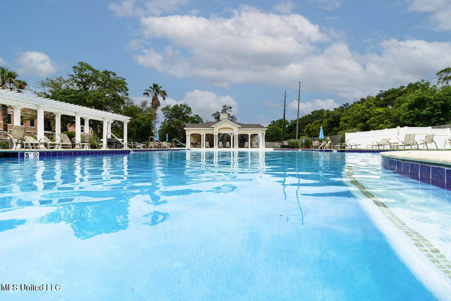 2252 Beach Drive, Gulfport, MS 39507